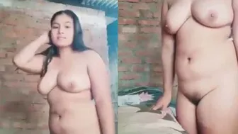 Sexy Figured GF Recording Nude Selfie Video For Boyfriend