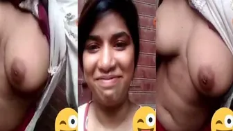 Pakistani Babe Flashing Her Big Tits During Late Night Video Call