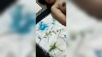Beautiful South Indian Aunty Caught Fully Naked On Camera