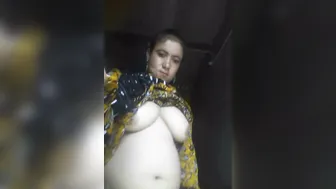 Busty Married Aunty Exposing Herself Fully On Hidden Camera