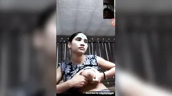 Busty Desi Babe Showing Off Her Natural Tits Amateur Footage