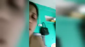 Mature Desi Aunty Stripping Naked Showing Everything On Webcam