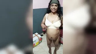 Mature Indian Aunty Accidentally Filmed While Changing Her Clothes