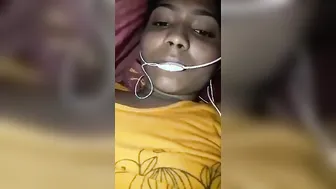 Desi GF Exposing Her Big Boobs And Wet Pussy On Camera