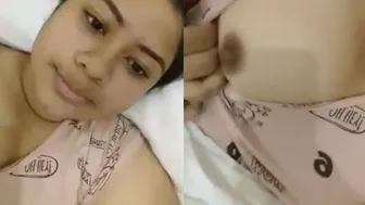 Shy Desi Girl Flashing Her Round Boobs For Her Boyfriend Cam