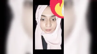 Bangladeshi GF In Hijab Revealing Her Pussy Lips