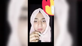Bangladeshi GF In Hijab Revealing Her Pussy Lips