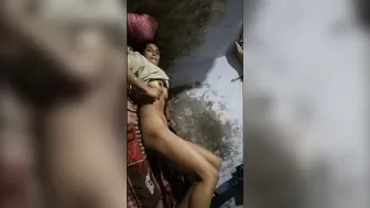 Married Bhabhi Riding Village Guy Raw In Outdoor Sex Tape