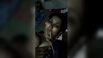 Lonely Bhabhi Exposing Her Heavy Tits During Private Video Call