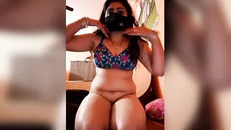 Busty Wife Showing Off Her Curvy Naked Body During Live Stream