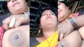 Married Village Bhabhi Proudly Showing Off Her Big Soft Boobs