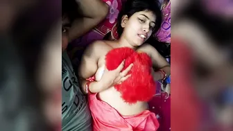 Pretty Married Woman Exposing Her Natural Tits On Webcam Today
