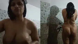 Curvy Wife Bathing Naked While Being Filmed On Hidden Camera