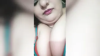 Thick Bhabhi Performing Live Sex Show For Eager Online Viewers