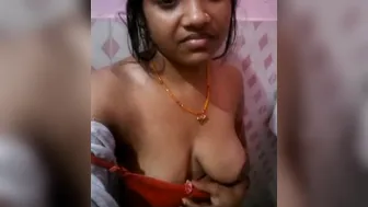 Married Bhabhi Showing Off Her Body Parts On Private Cam