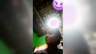 Married Bhabhi Flashing Her Big Breasts During Video Call Time