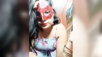 Horny Bhabhi Fingering Her Dripping Pussy Live On Webcam