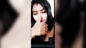 Broke Bhabhi Spreading Her Pussy Wide For Some Quick Cash Today