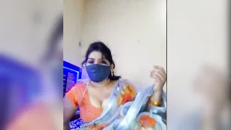 Married Bhabhi Revealing Her Big Boobs On Latest Video Call