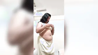 Big Booty Mallu Wife Stripping Completely Naked On Video Call