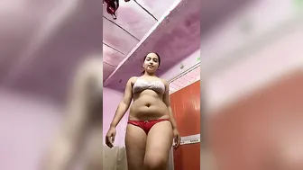 Thick Village Girl Bathing Fully Naked Caught On Hidden Camera