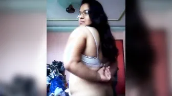 Curvy Marathi Wife Stripping Naked Showing Her Big Round Ass