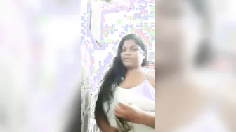 Desi Babe Flashing Her Huge Natural Boobs On Video Chat