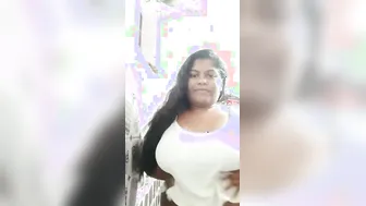 Desi Babe Flashing Her Huge Natural Boobs On Video Chat