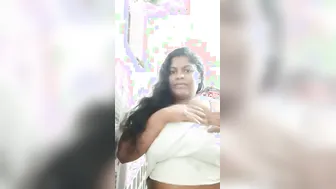 Desi Babe Flashing Her Huge Natural Boobs On Video Chat