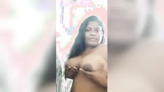 Desi Babe Flashing Her Huge Natural Boobs On Video Chat