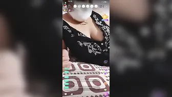 Mature Married Bhabhi Exposing Her Big Breasts Live On Cam