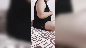 Mature Married Bhabhi Exposing Her Big Breasts Live On Cam