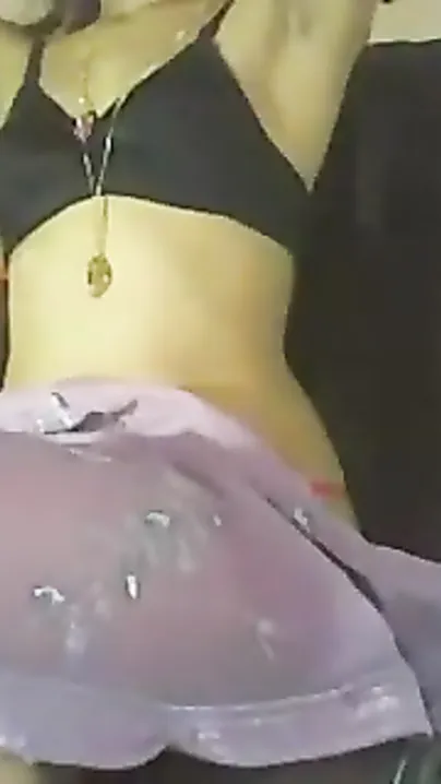 Slender office wench strips and satisfies her boss on a movie scene chat
