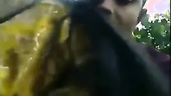 Desi college hotty gets her meatballs sucked by her boyfriend in the park