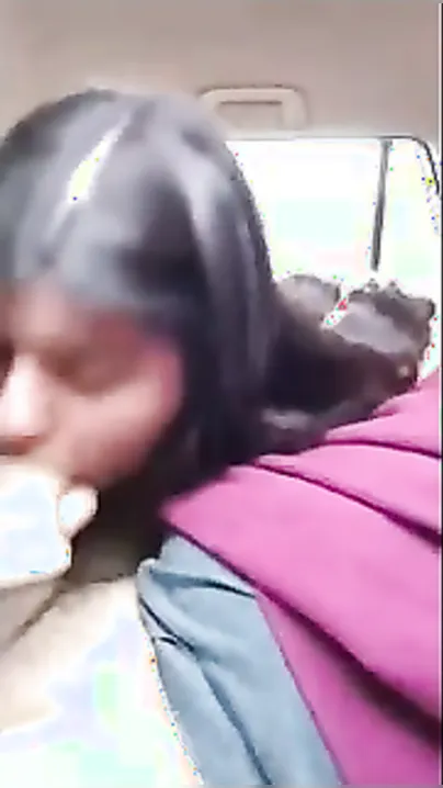 A hawt college girl enjoys hardcore sex in the back seat of a car