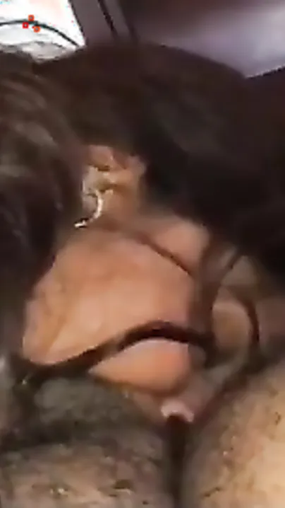 Horny slut gives an outstanding blowjob to her senior