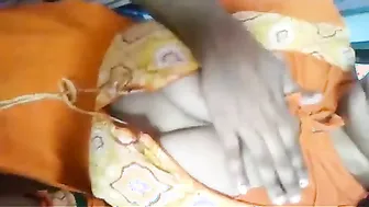 Newly married bhabhi shows off her large love bubbles on webcam