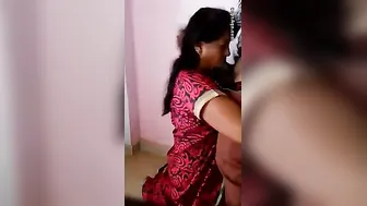 Indian aunty sex video giving the superlatively good blowjob to hubby