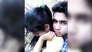 College guy acquires to second base with his cute girlfriend