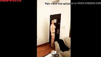 Amateur naked model does a intimate cat walk for her boss