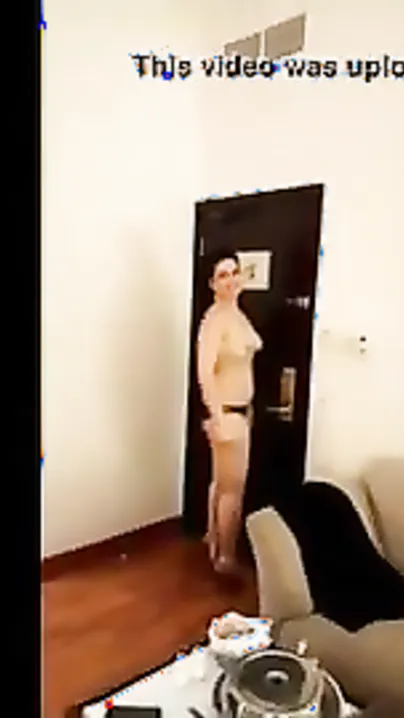 Amateur naked model does a intimate cat walk for her boss