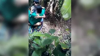 Newly wed pair have a fun outdoor sex on their honeymoon