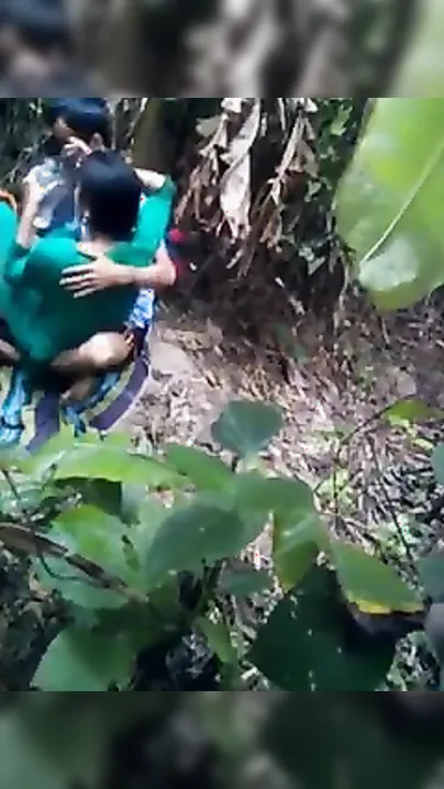 Newly wed pair have a fun outdoor sex on their honeymoon