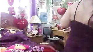 Home alone hawt Indian bhabhi fingering herself