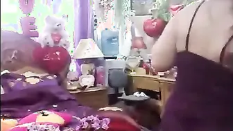 Home alone hawt Indian bhabhi fingering herself