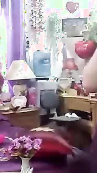 Home alone hawt Indian bhabhi fingering herself