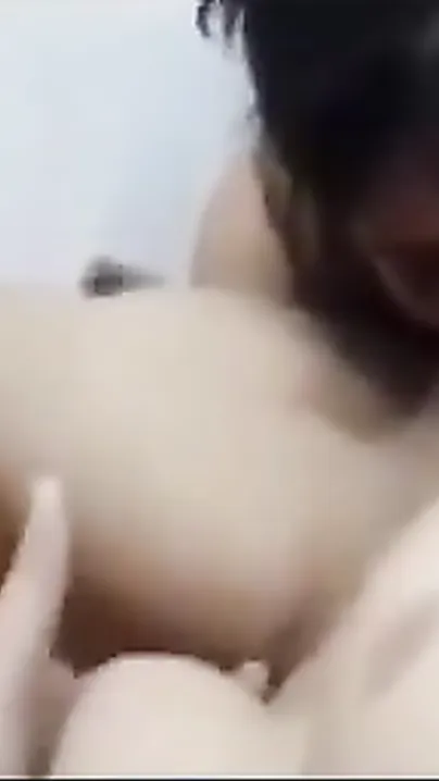 Sexy Indian lesbo sex episode leaked on desi sex blog!