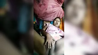 Horny Bengali Girl Fingering Her Pussy During Video Call