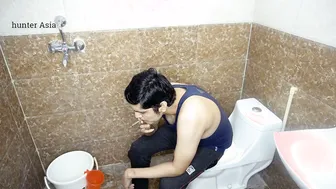 Client Fucking His Escort Hard In Bathroom During Her Shift