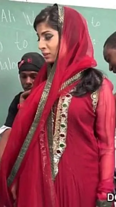 College Friends Taking Turns Fucking Desi Girl Homemade Video